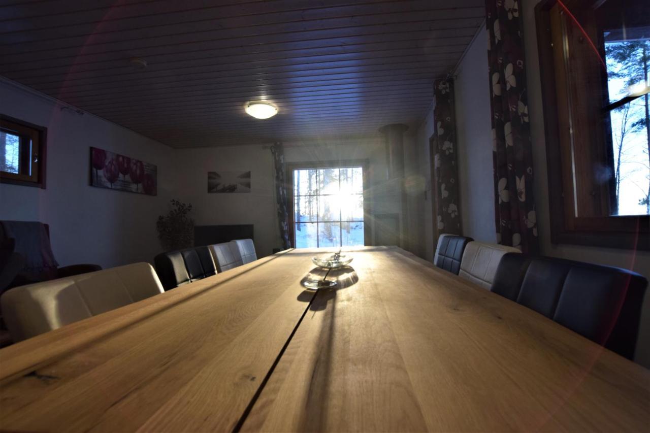 Villa Pyhtaeaen Vuokramoekit Tuuski Esterno foto