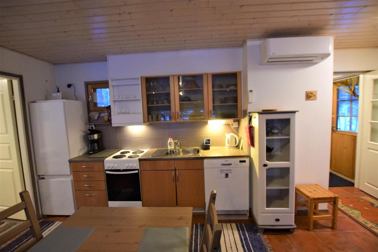 Villa Pyhtaeaen Vuokramoekit Tuuski Esterno foto