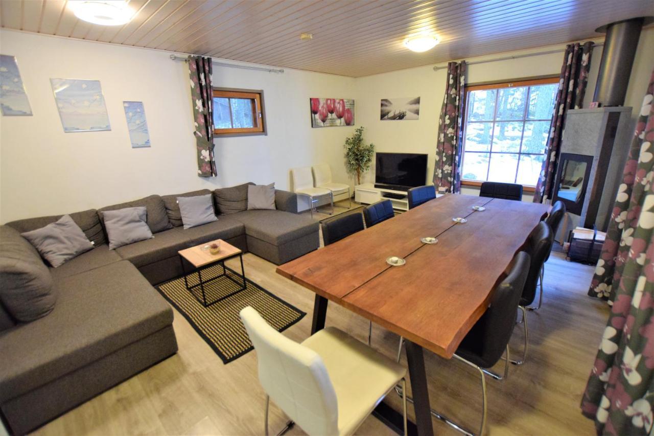 Villa Pyhtaeaen Vuokramoekit Tuuski Esterno foto