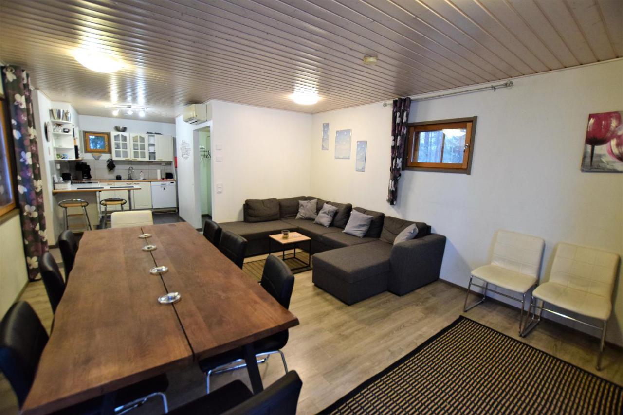 Villa Pyhtaeaen Vuokramoekit Tuuski Esterno foto