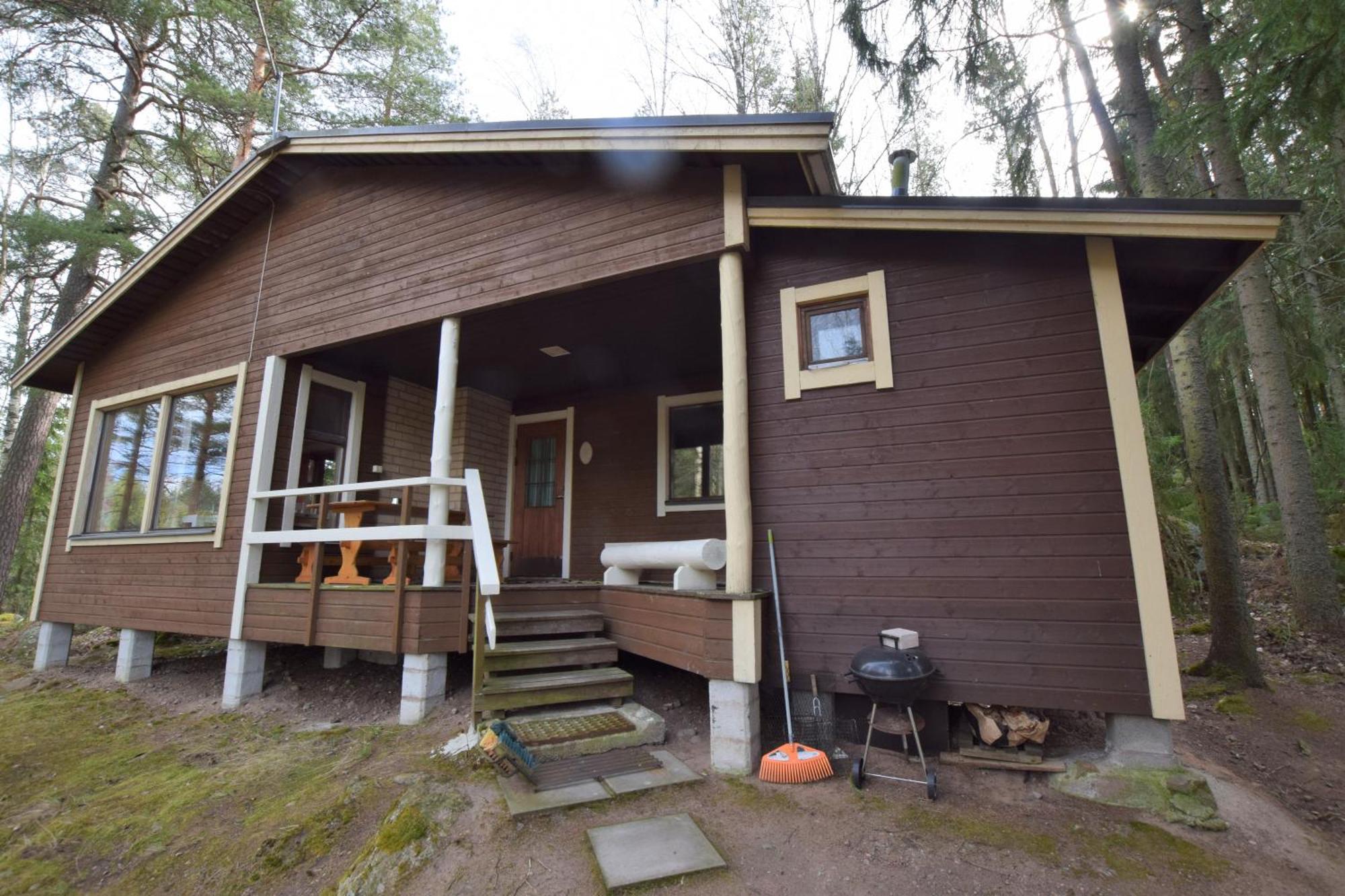 Villa Pyhtaeaen Vuokramoekit Tuuski Esterno foto
